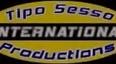 Bel biondino succhia cazzi