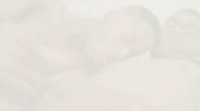 Negro con piercing sulla lingua