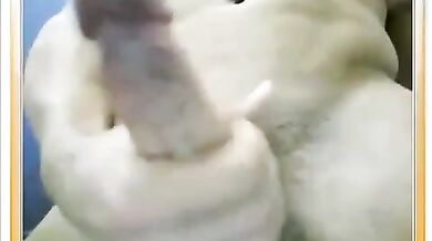 Ragazzo superdotato si masturba