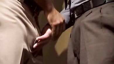 Agente di polizia omosex