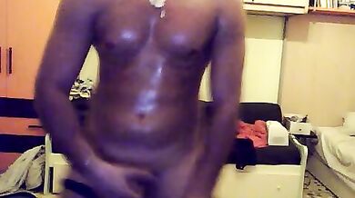 Gay dominicano fa uno spogliarello