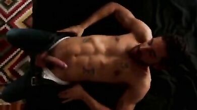 Ragazzo sodomizzato nel bosco