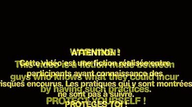 Gay ricchi fanno l'amore sul prato