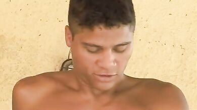 Chico brasiliano da il culo