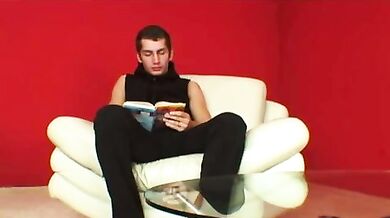 Frocetto inculato dal bullo ripetente