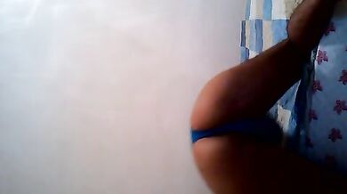 Ragazzo ci mostra il culo