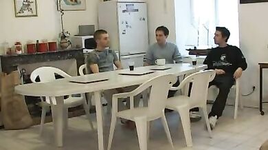 Giovani gay francesi scopata di gruppo
