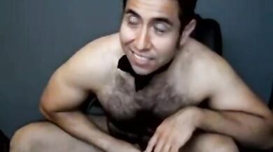 Orso gay solista in webcam