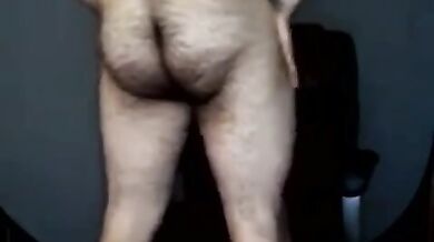 Orso gay solista in webcam