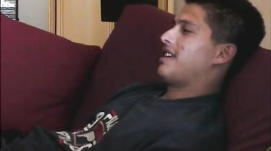 Si sega il pisello e sborra