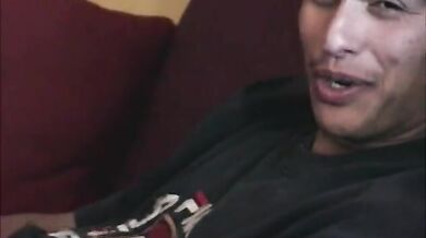 Si sega il pisello e sborra