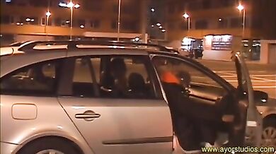 Giovane faggot biondino