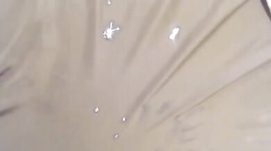 Nero gay muscoloso che sborra