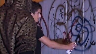 Coppia di giovani gay attivi scopa