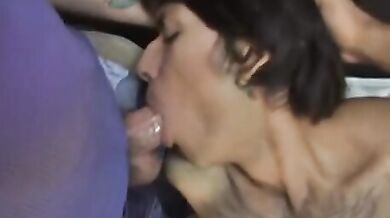 Ragazzo gay peloso per sesso a tre