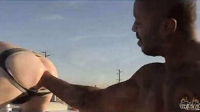 Gay biondo sexy rotto in culo