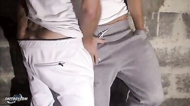 Pompino gay molto profondo