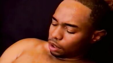 Sesso threesome gay neri