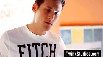 Biondino lo succhia da dio