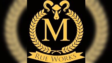 Gay nero si succhia da solo