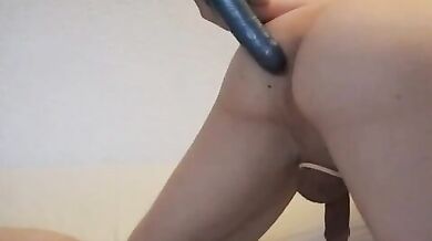 Grosso dildo in culo