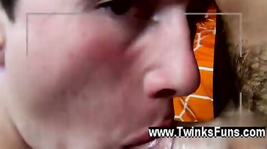 Bel pompino tra studenti con piercing