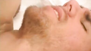 Ragazzo gay insospettabile se la fa con una checca