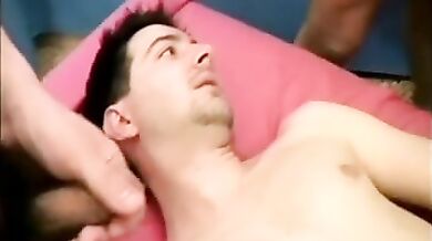 Sesso di gruppo tra gay italiani