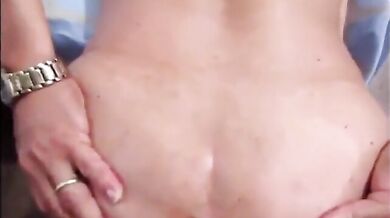 Uomo sposato prende in culo un cazzo enorme