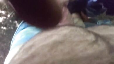 Pompino gay nel bosco