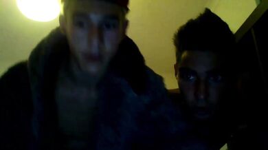 Ragazzi  etero provano il pompino per la prima volta