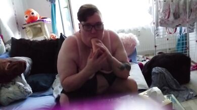 Super ciccione vuole due cazzi veri