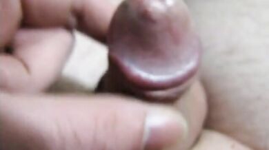 Mi masturbo il mio micro pene