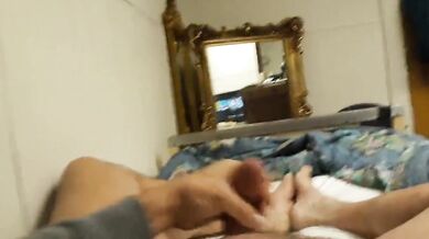 Mi masturbo il mio grande pene