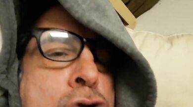 Mi masturbo il mio grande pene