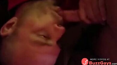 Pompino a ragazzo etero