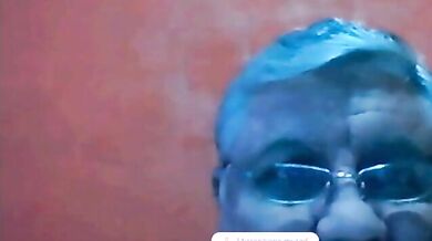 Nonno argentino che si masturba