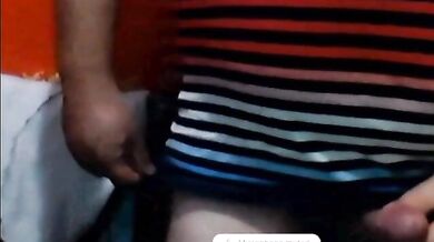 Nonno argentino che si masturba