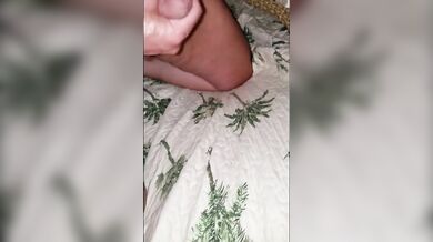 Succhio, poi vengo scopato e sborrato dentro