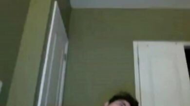 Ragazzo carino mostra il cazzo in webcam