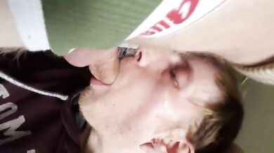 Ingoio di sperma gustoso