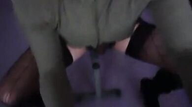 Travestito Holly succhia un grosso cazzo