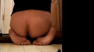 Scuoto il mio culo femminile