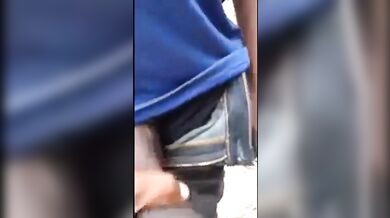 Giocare con un enorme cazzo nero