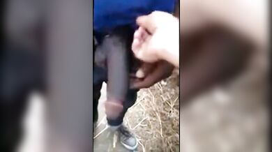 Giocare con un enorme cazzo nero