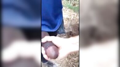 Giocare con un enorme cazzo nero