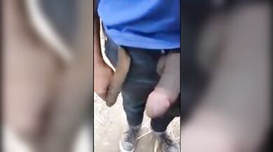 Giocare con un enorme cazzo nero