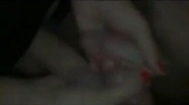 Due gay e un trans si strofinano i cazzi insieme