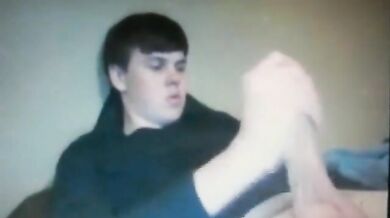 Ragazzo ciccione con un cazzo enorme