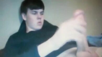 Ragazzo ciccione con un cazzo enorme